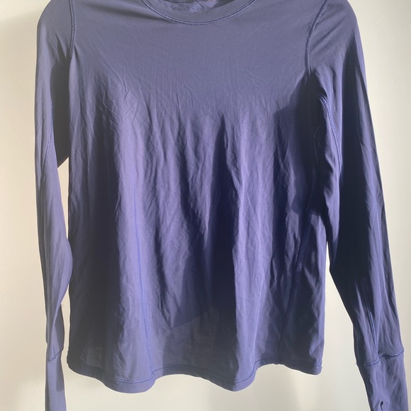 Lululemon navy long sleeve with kite back size small - Picture 2 of 3